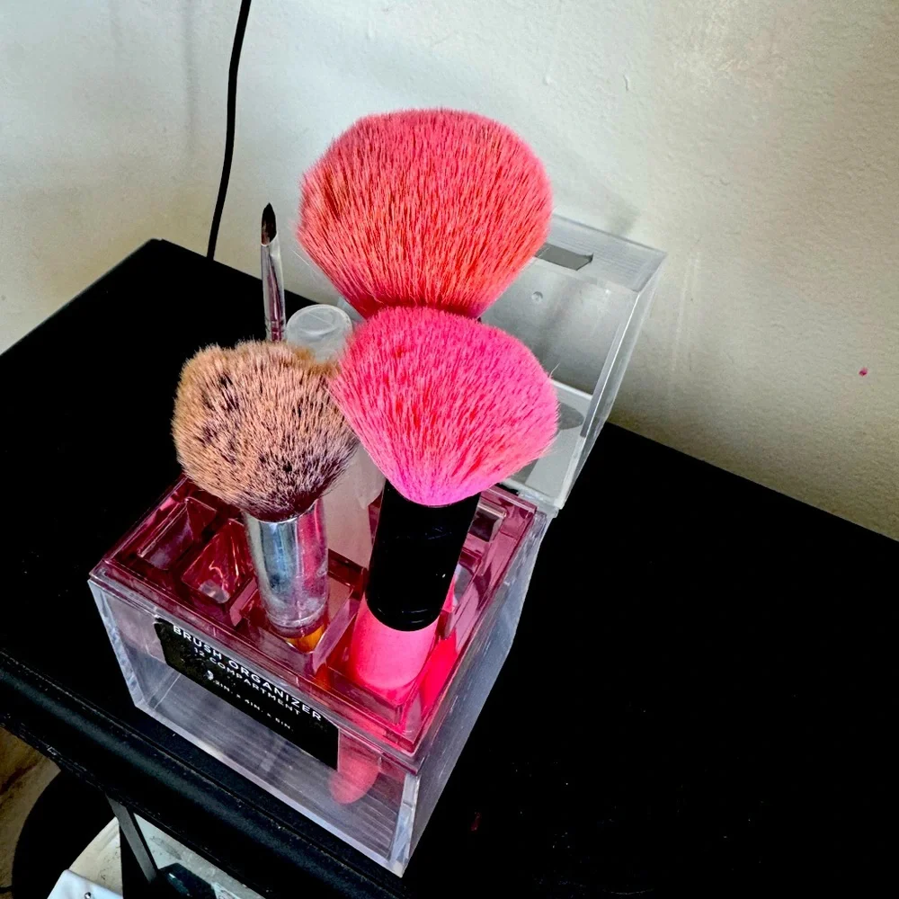 New Brush Organizer 12 Compartments.3.2Inx4Inx8In.Brushes in line,beauty on time